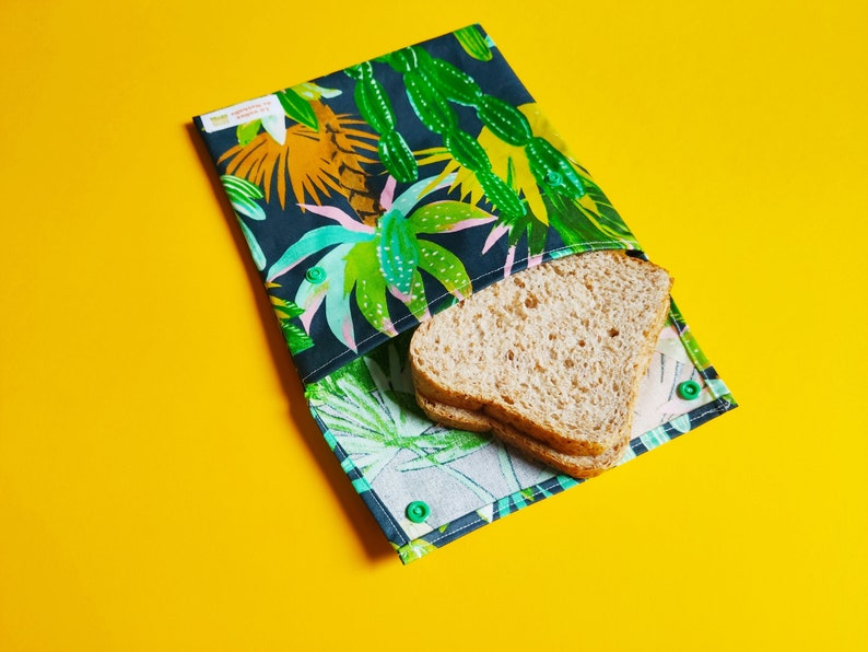 Sandwich and snack bag with green cactus patterns image 1