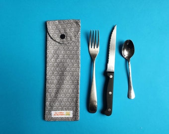 Case with cutlery gray geometric patterns