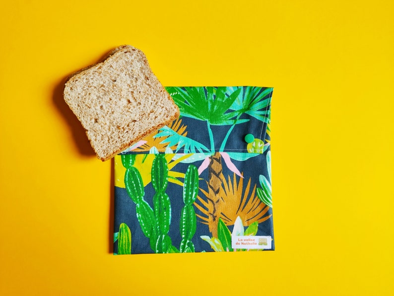 Sandwich and snack bag with green cactus patterns image 2