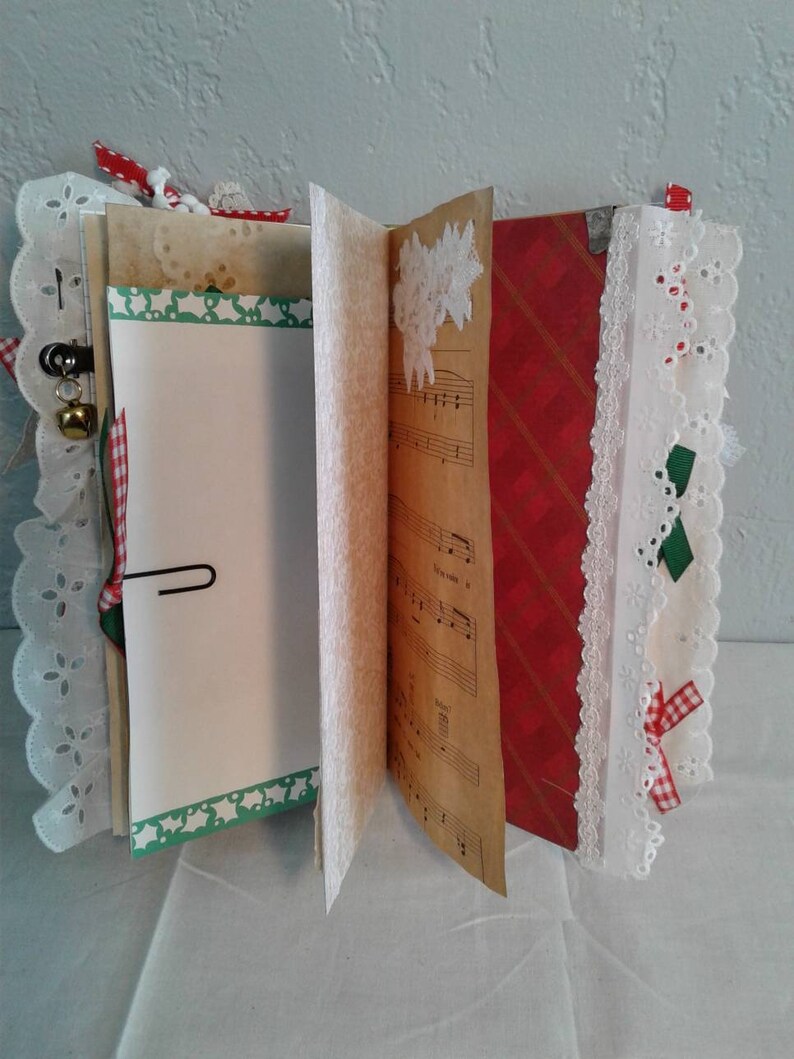 Christmas junk journal Traveler/'s notebook insert Shabby Chic VintageTraditional colorDecember daily