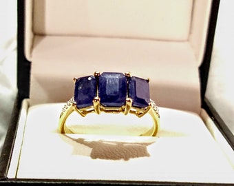 2.71ct Blue Sapphire and Diamond 3-stone Ring 9K Gold Size P/8
