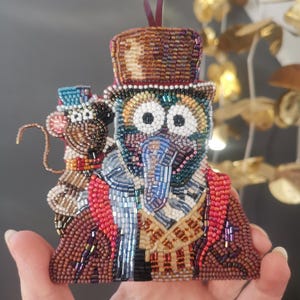 MUPPET CHRISTMAS CAROL Gonzo & Rizzo the Rat Charles Dickens Scrooge Decorazione da parete con perline vittoriane per l'albero di Natale realizzata a mano da I Am Braw
