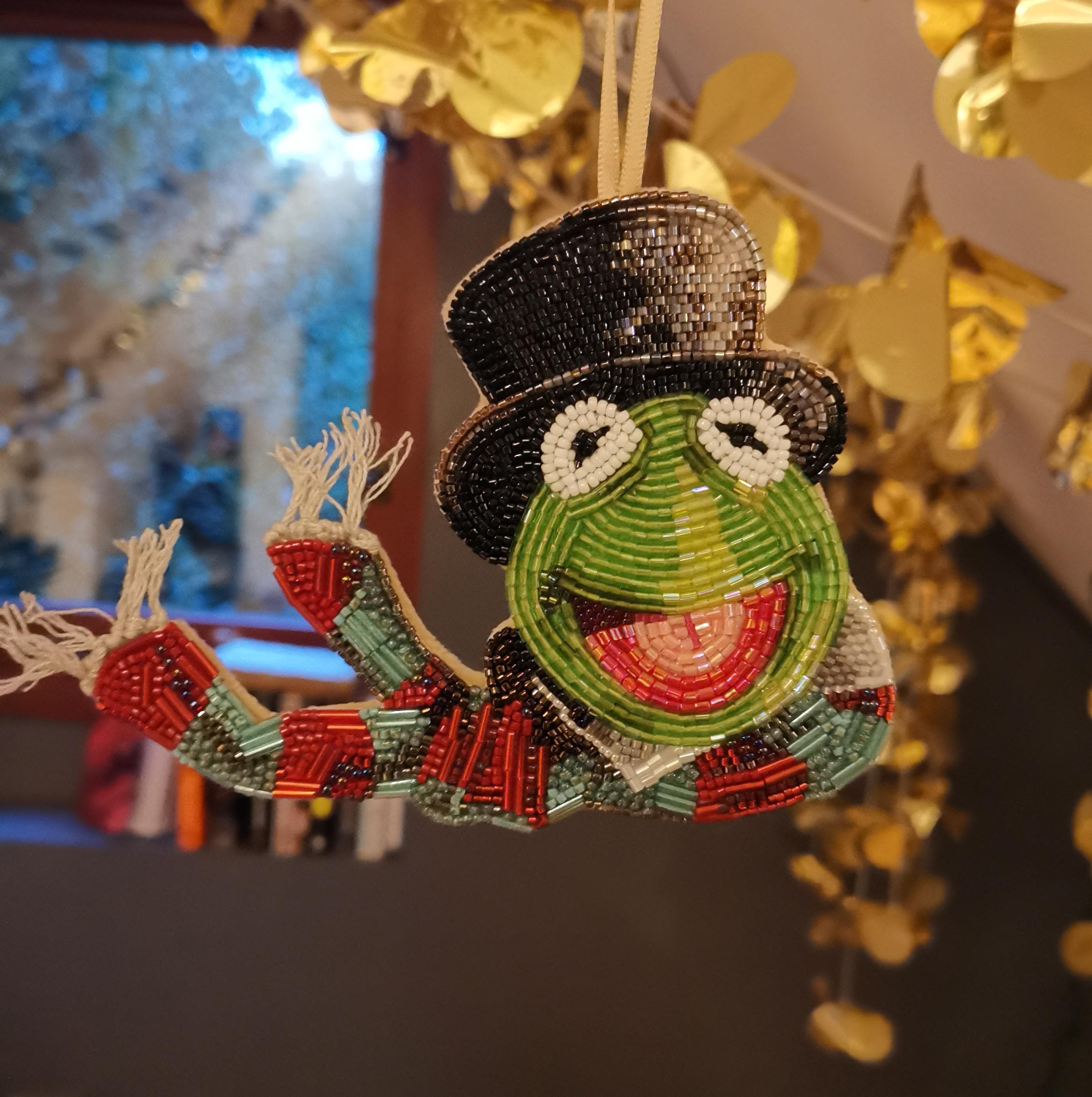 MUPPET CHRISTMAS CAROL Kermit Bob Cratchit Charles Dickens Beaded