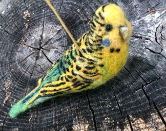 Handfelted Parakeet Ornament, Realistic Wool Bird Budgie Decoration