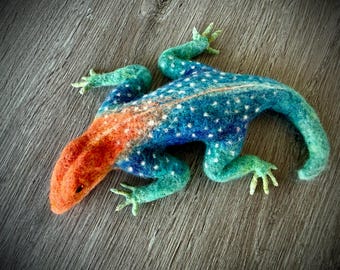 Hand-sculpted Wool Felted Agama Lizard, Realistic African Reptile Figurine, Glass Eyes