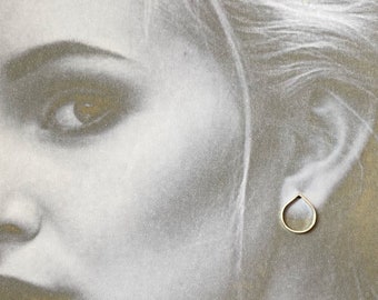 Sterling silver minimalistic geometric drop shaped earrings