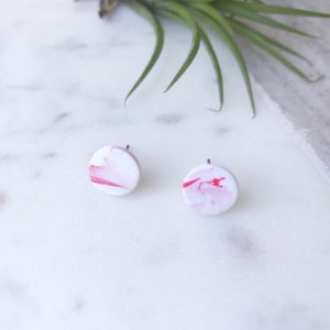 Minimalist stud earrings - red and white marbled round studs