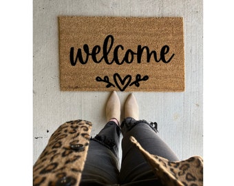 Welcome | Welcome Mat | Housewarming Gift | Gift Ideas | Doormat | Cute Doormat | Personalized Gift | Welcome with heart doormat