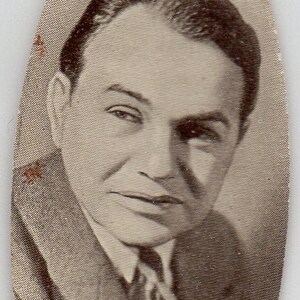 EDWARD G ROBINSON 1934 Carreras Film Stars #10 Oval Cigarette Card