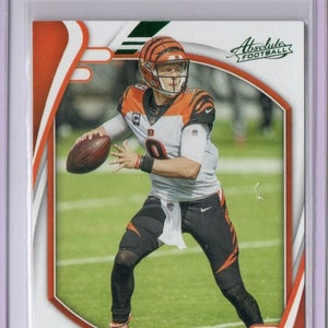 Tarjeta de fútbol JOE BURROW 2021 Panini Absolute #42 Green Parallel - Cincinnati Bengals