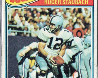 ROGER STAUBACH 1977 Topps #45 Football Karte - Dallas Cowboys