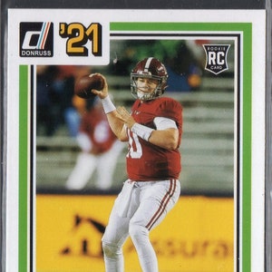 Tarjeta de fútbol MAC JONES 2021 Panini Chronicles Donruss #40 - New England Patriots