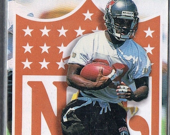 Cartão de Futebol Americano WARRICK DUNN 1997 SP Authentic ProFiles #16 - Tampa Bay Buccaneers