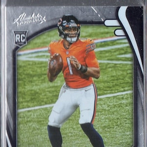 Tarjeta de fútbol americano Panini Absolute #108 de Justin Fields RC 2021 - Chicago Bears