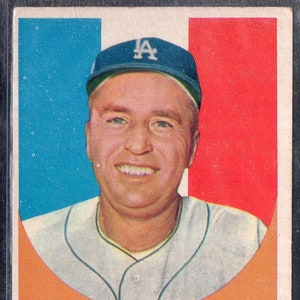 WALT ALSTON MG 1961 Topps #136 Baseball Card - Los Angeles Dodgers