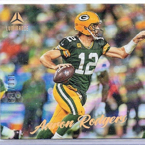 Tarjeta de fútbol americano paralela azul Panini Luminance n.° 81 de AARON RODGERS 2022 n.° 149 - Green Bay Packers