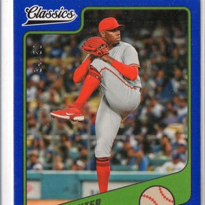 HUNTER GREENE RC 2022 Panini Chronik Classics #6 Blaue Parallel Baseball Karte #/50 - Cincinnati Reds