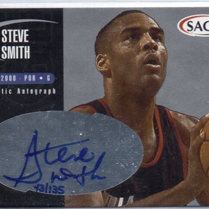 STEVE SMITH 2000 Salbei Autogramm Basketball Karte #/135 - Portland Trail Blazers