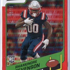 Tarjeta de fútbol RHAMONDRE STEVENSON RC 2021 Panini Classics #187 Timeless Red Parallel #/75 - New England Patriots