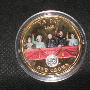 QUEEN ELIZABETH II 2014 Tristan da Cunha Gold Plated Crown Coin - V.E. Day