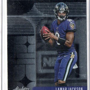 Tarjeta de fútbol Panini Absolute Star Gazing de LAMAR JACKSON 2020 - Baltimore Ravens