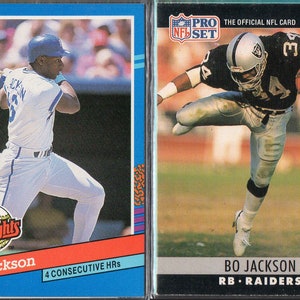 BO JACKSON 1990's Baseball & Football Cards (2) Lote B