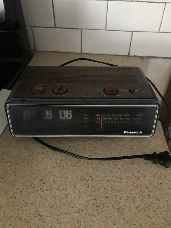 Vintage Panasonic Flip Clock / AM/FM Radio Auto Sleep Etsy