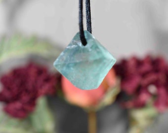 Fluorite Octahedron natural crystal pendant ,Octahedron flourite pendant,Healing fluorite pendant crystal
