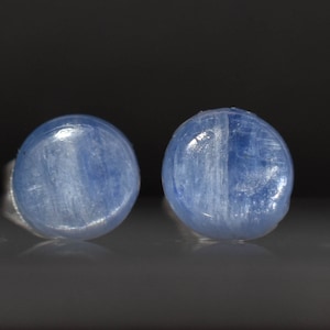 Paar Kyaniet Sterling Zilveren post Oorbellen met kyaniet cabochon, 6 mm, kyaniet stud oorbellen Lichtgewicht