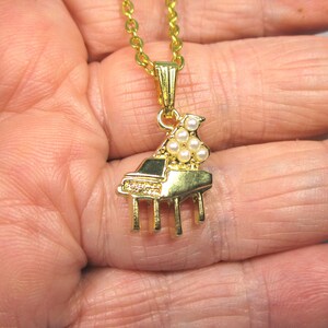 Piano Necklace Gold Plate w/ Pearls (syn)