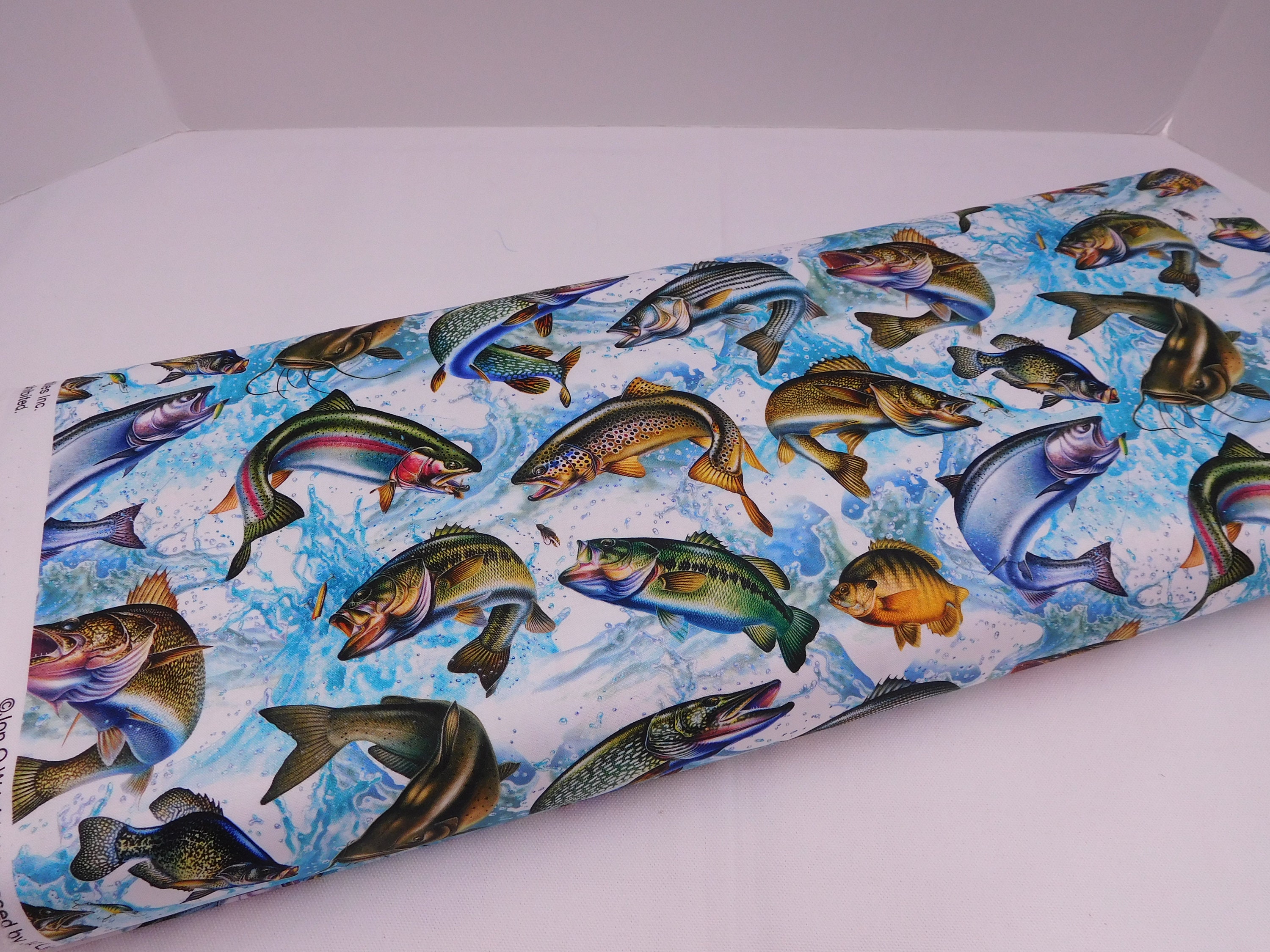 1009 Fresh Water Fish Fabric Fabric By the Yard Fat Quarters Etsy