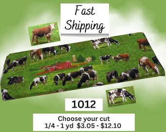 1012 Farmhouse Cow Print Cotton Fabric - Elizabeth's Studio - Grazing Cows in Pasture