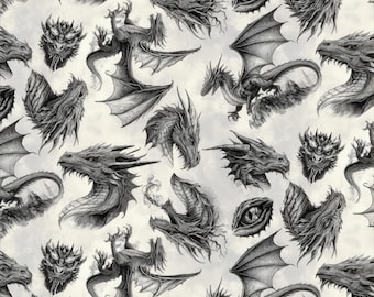 Op de afbeelding: Een herhalend patroon op een lichte, gebroken witte achtergrond met gedetailleerde zwart-witte inktillustraties van draken in verschillende houdingen, waaronder drakenkoppen, vliegende draken en close-ups van drakenogen.