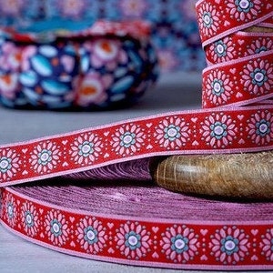 2 m woven ribbon flower with heart, flower, blossom, heart, leaves, red, 15 mm wide, sew