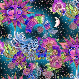 Könnte beinhalten: Ein lebendiges, farbenfrohes und fantasievolles Muster mit stilisierten Sonnen, einem Fisch, einem Vogel und Blumen auf einem blaugrünen Hintergrund. Das Design erinnert an einen Nachthimmel mit Sternen und einer Mondsichel.