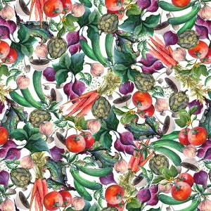 Op de afbeelding: Een aquarel-illustratie van een naadloos patroon met verschillende groenten en kruiden. Het patroon bevat rode tomaten, groene komkommers, paarse bieten, oranje wortels, groene artisjokken, groene knoflook en witte champignons.