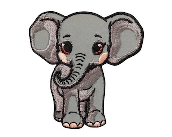 Op de afbeelding: Een grijze olifant geborduurde patch met grote oren, een gekrulde slurf en donkere ogen met roodbruine accenten. Het ontwerp is omlijnd met een dikke zwarte rand en toont gedetailleerd stikwerk over het hele lichaam en de gelaatstrekken.