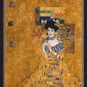 Könnte beinhalten: Ein Gemälde einer Frau in einem goldenen Kleid mit geometrischem Muster. Der Hintergrund ist ein goldenes und schwarzes Mosaik mit geometrischem Muster. Die Frau trägt einen schwarzen Hut und eine Halskette. Das Gemälde ist im Stil von Gustav Klimt.