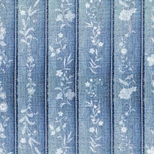 Tessuto di cotone Denim Friendly – Tessuto trapuntato in bianco effetto jeans con bordo floreale, stampa digitale per patchwork, borse e decorazioni, 0,5 m