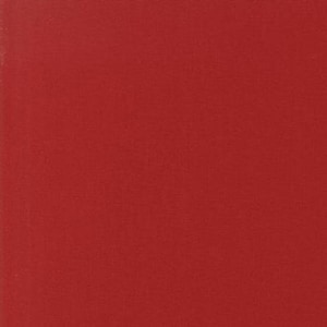 Könnte beinhalten: Ein einfarbiger roter Hintergrund.