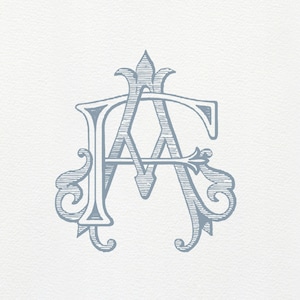 Puede incluir: Un diseño de monograma con las letras "FA" en una fuente decorativa y estilizada. Las letras están entrelazadas y tienen un aspecto vintage y ornamentado. El diseño es de color azul claro.