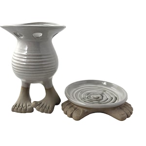 VTG Muddy Waters Pottery Bare Feet Set Pedestal Toothbrush Holder Soap Dish