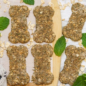 Healthy Dog Treats Breath Freshening Mint & Parsley Pet Gift for Dog Lovers