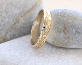 14k Solid Gold Engraved Leaf Wedding Band: Nature Inspired Ring