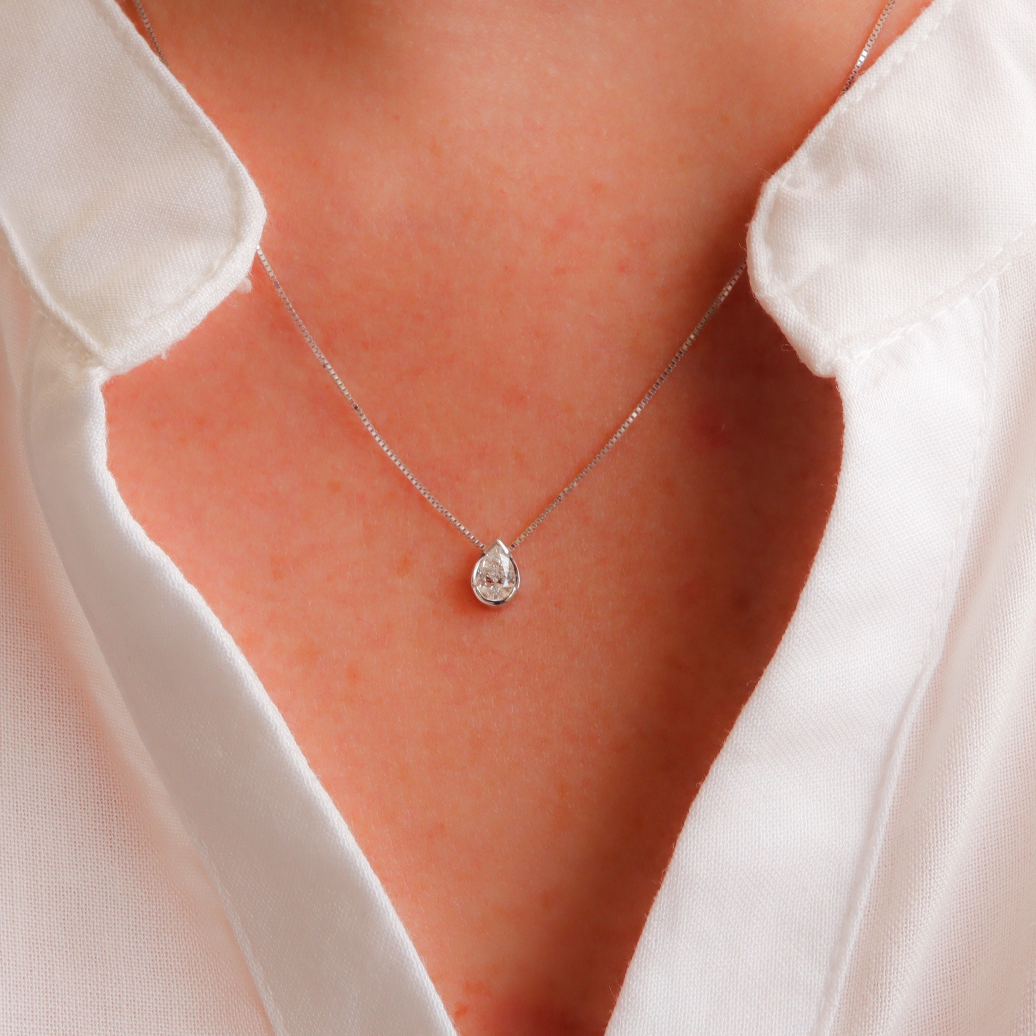 Floating diamond pendant setting deals