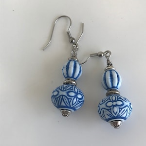 Vintage Lucite Dangle Earrings: Denim Blue & White Beads