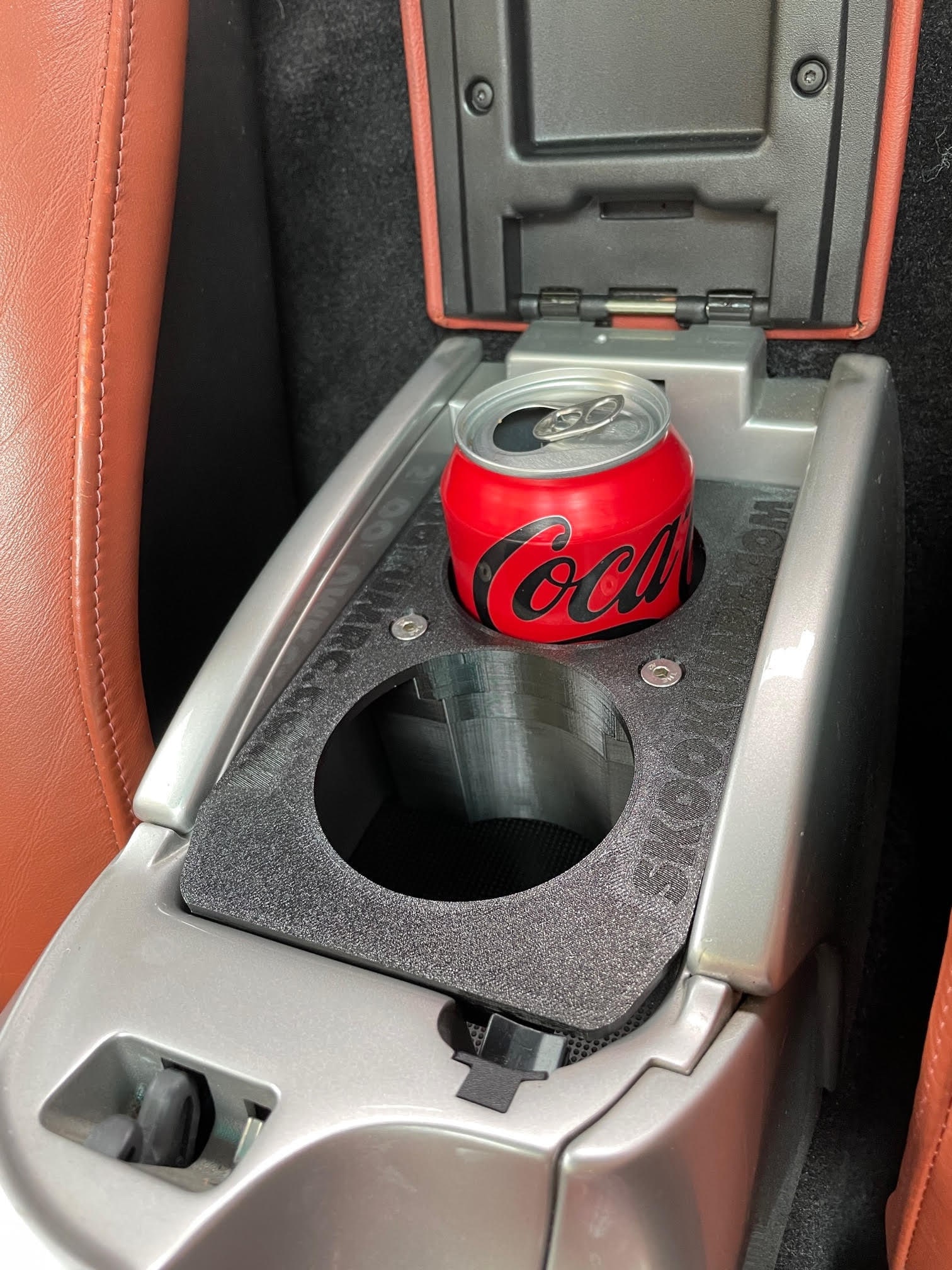 ポルシェ993/996/986用純正カップホルダー ロゴ入り革張黒色