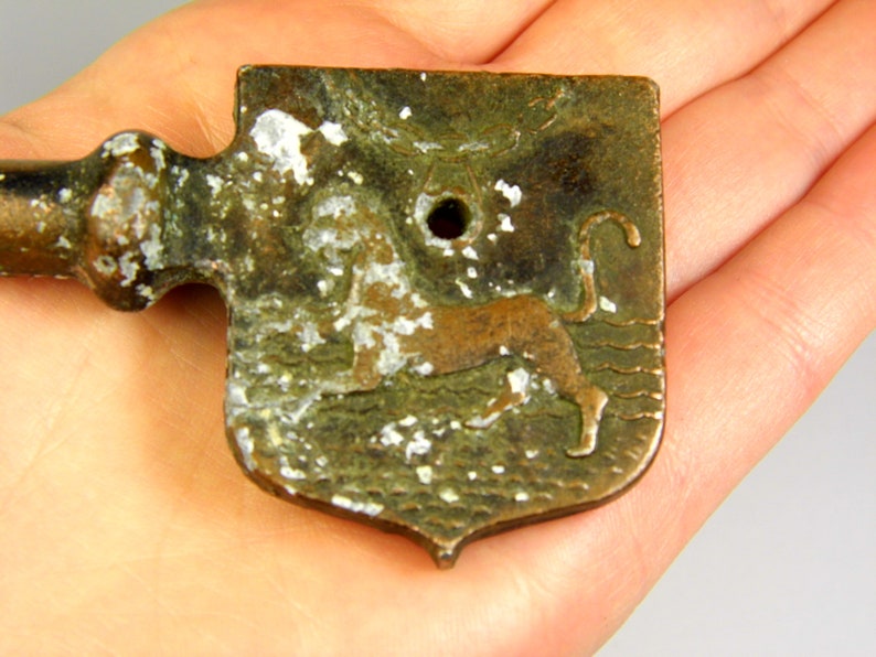 Old vintage retro souvenir key Russian city PSKOV authentic collectible 278sr