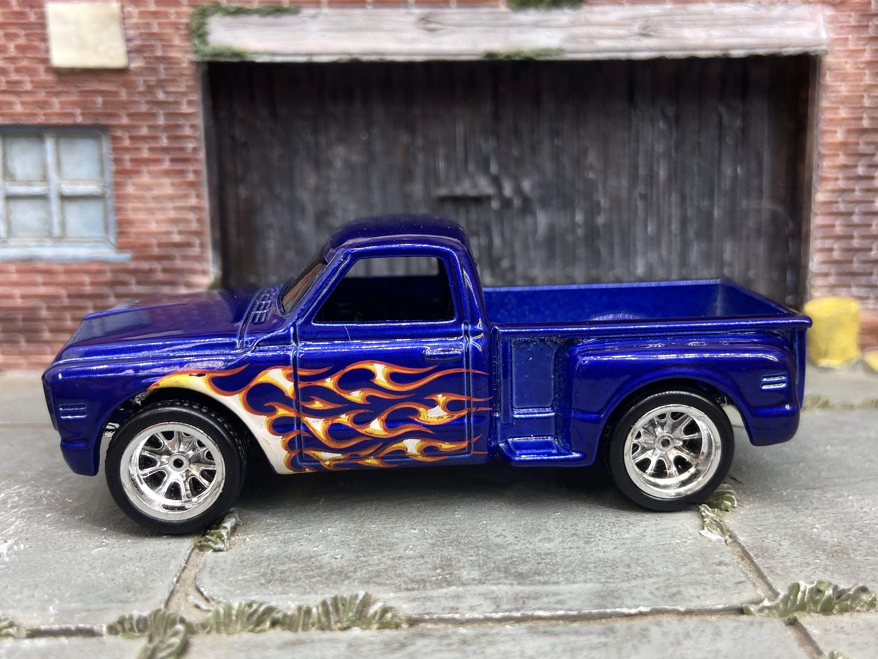 超激安好評 Chevrolet HOT WHEELS 1969 Chevy C-10 コンベンション限定 2台の通販 by koyo's  shop｜シボレーならラクマ