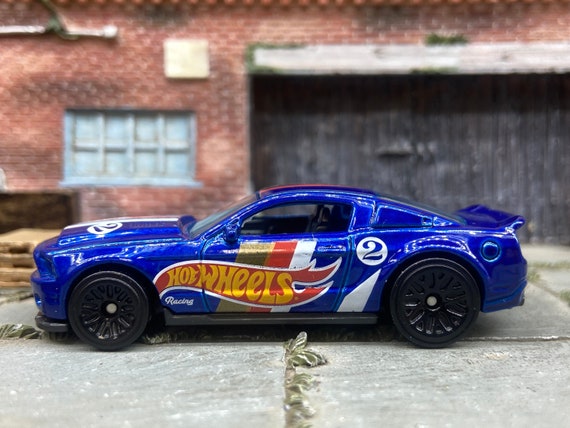 Lose Hot Wheels 2010 Ford Mustang Shelby GT500 Super Snake in 